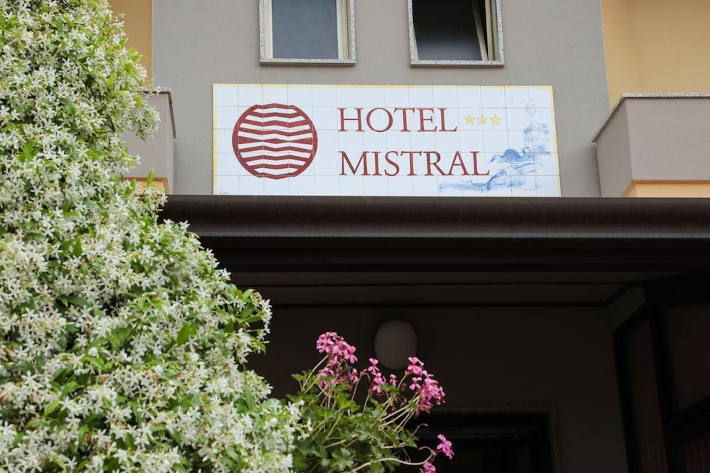 Hotel Mistral Alghero Exterior photo